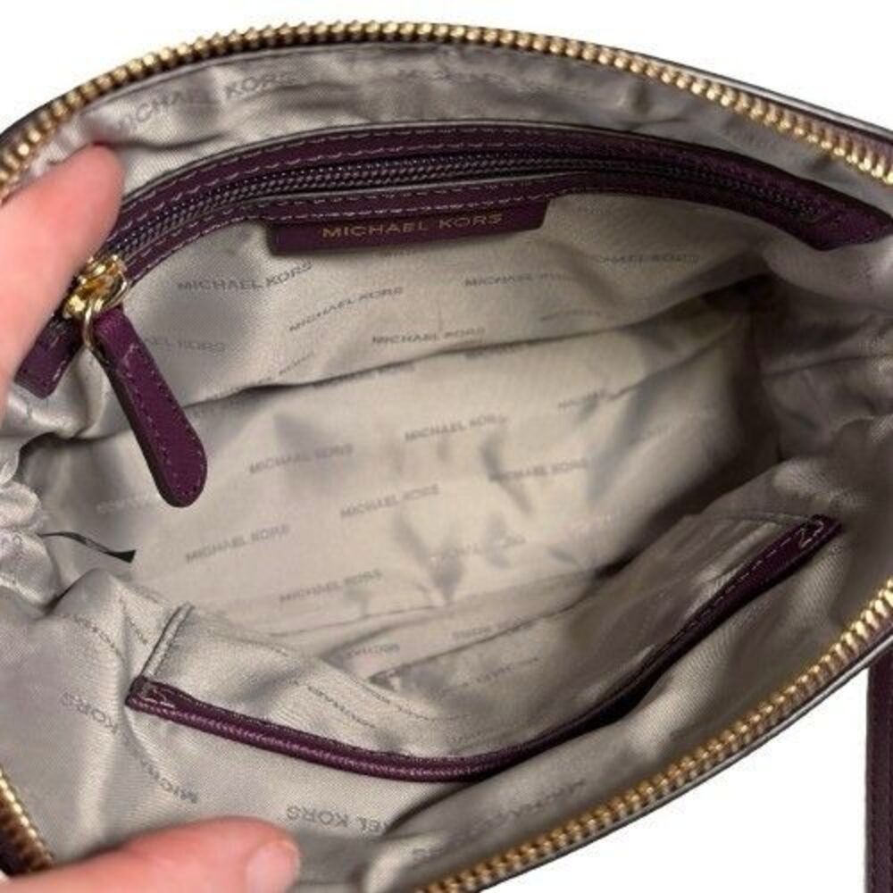 New Michael Kors Purple Cindy Womens Dome Crossbody Shoulder Bag Purse MSRP $198 - Picture 7 of 16